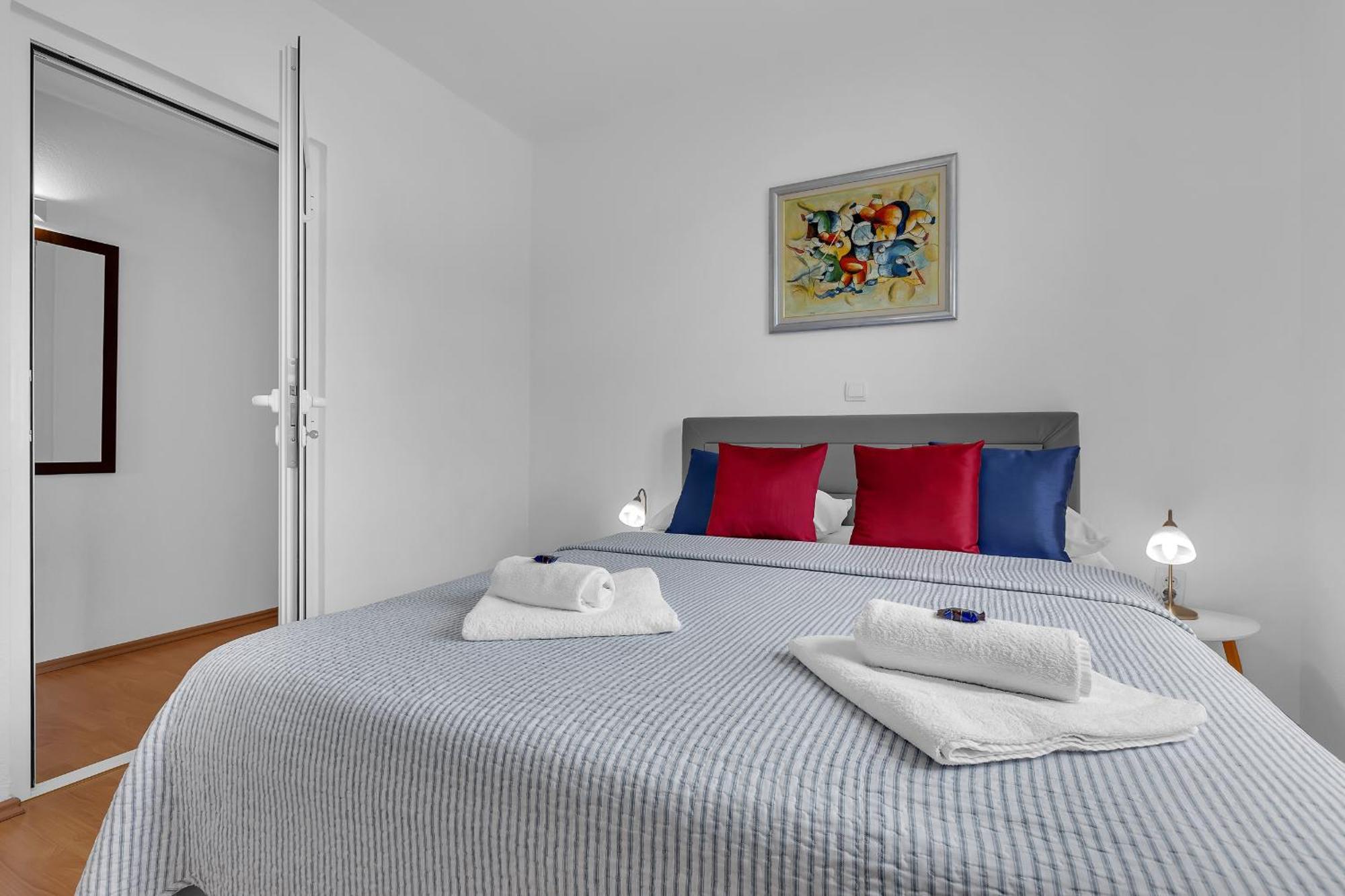 Apartments Villa Katarina Tučepi Quarto foto