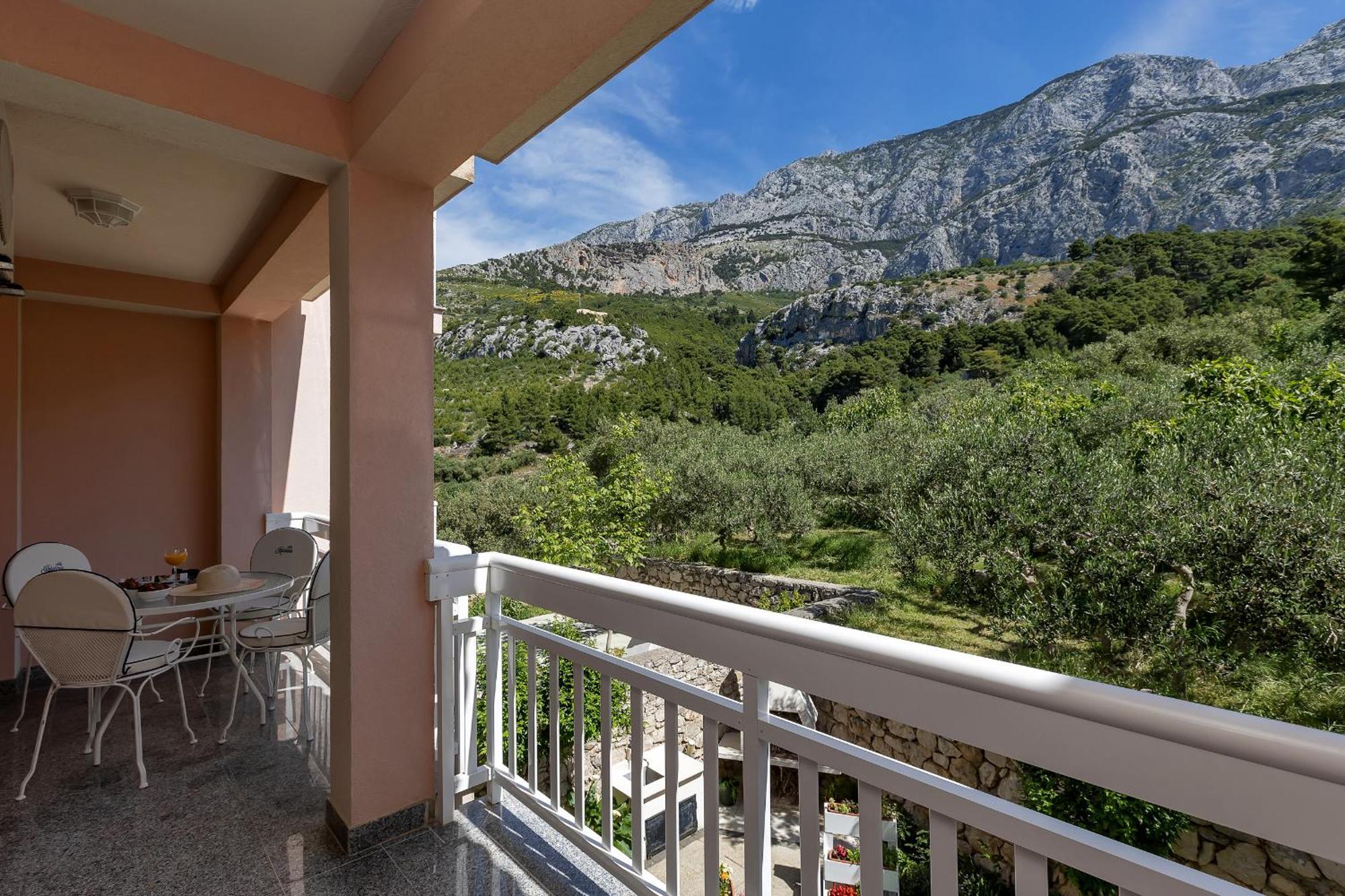 Apartments Villa Katarina Tučepi Quarto foto